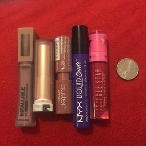 Bundle of lipsticks
